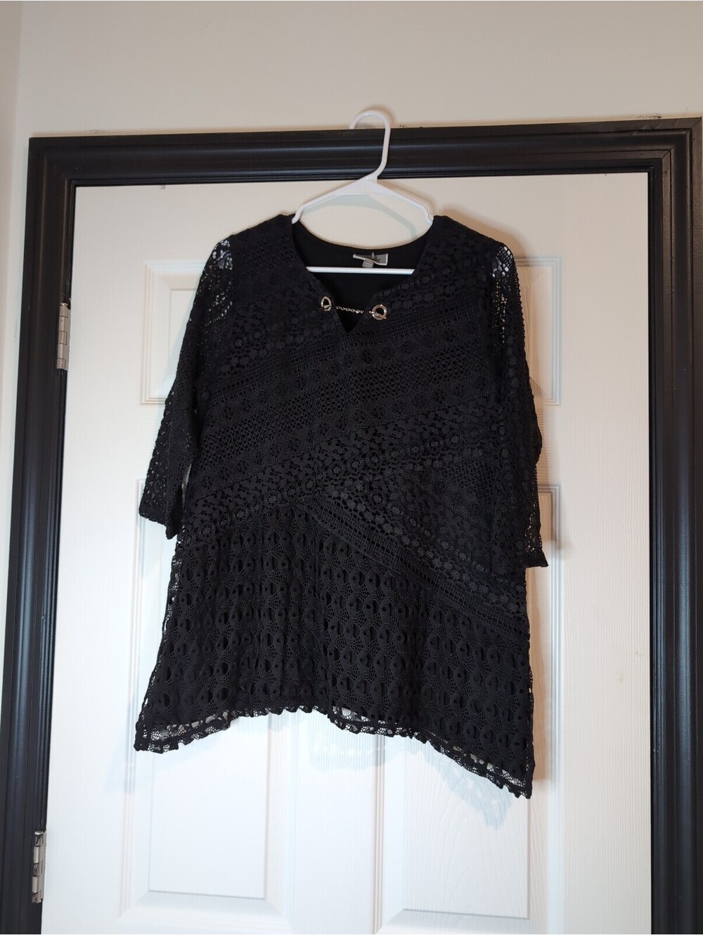 XL petite black flowy lace top